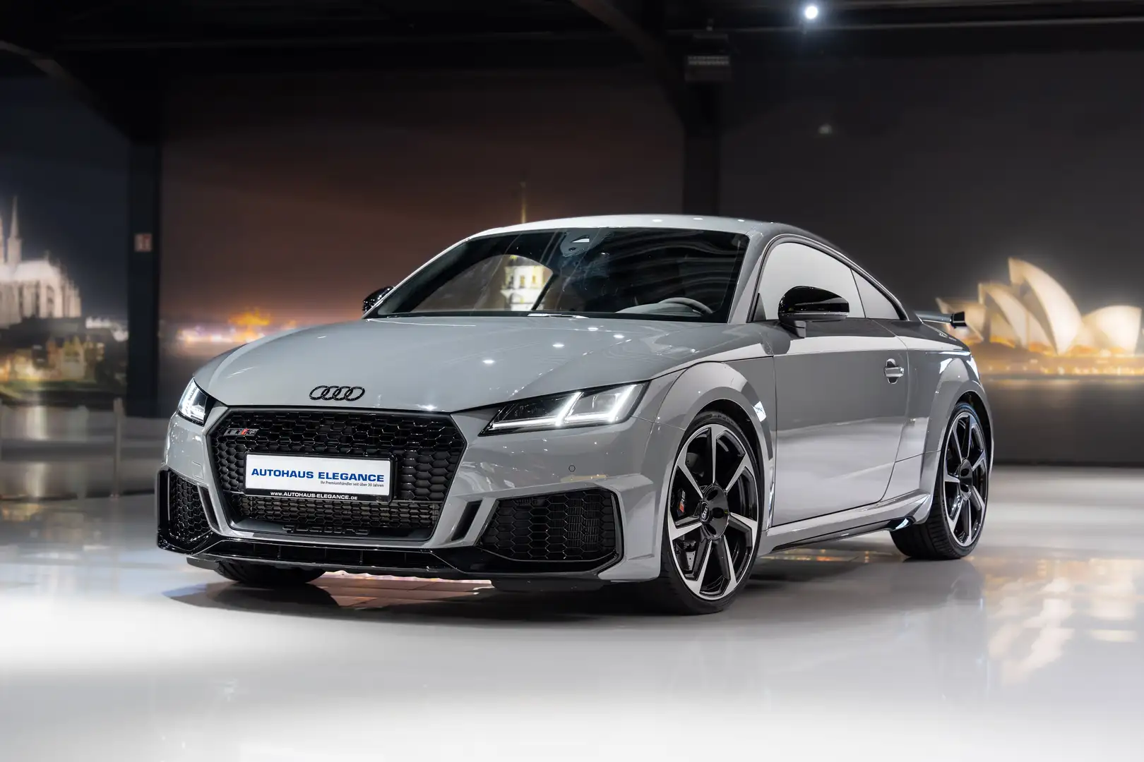 Audi TT RS 2.5 TFSI quattro*RS-SPORTABGAS*B&O* Grau - 1