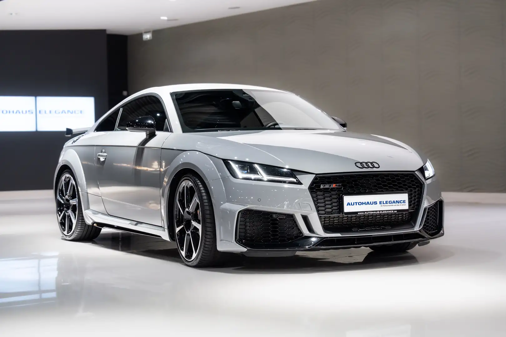 Audi TT RS 2.5 TFSI quattro*RS-SPORTABGAS*B&O* Grau - 2
