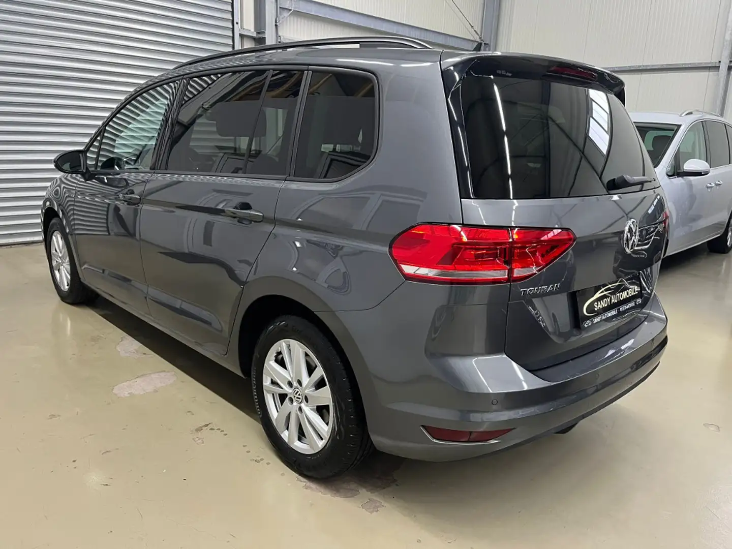 Volkswagen Touran Comfortline 7.Sitzer ACC Navi Parkpilot Gris - 2