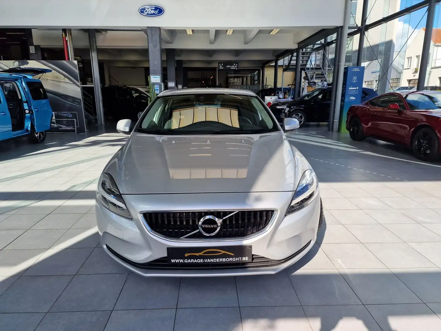 Volvo V40 BLACK EDITION BENZINE - 2