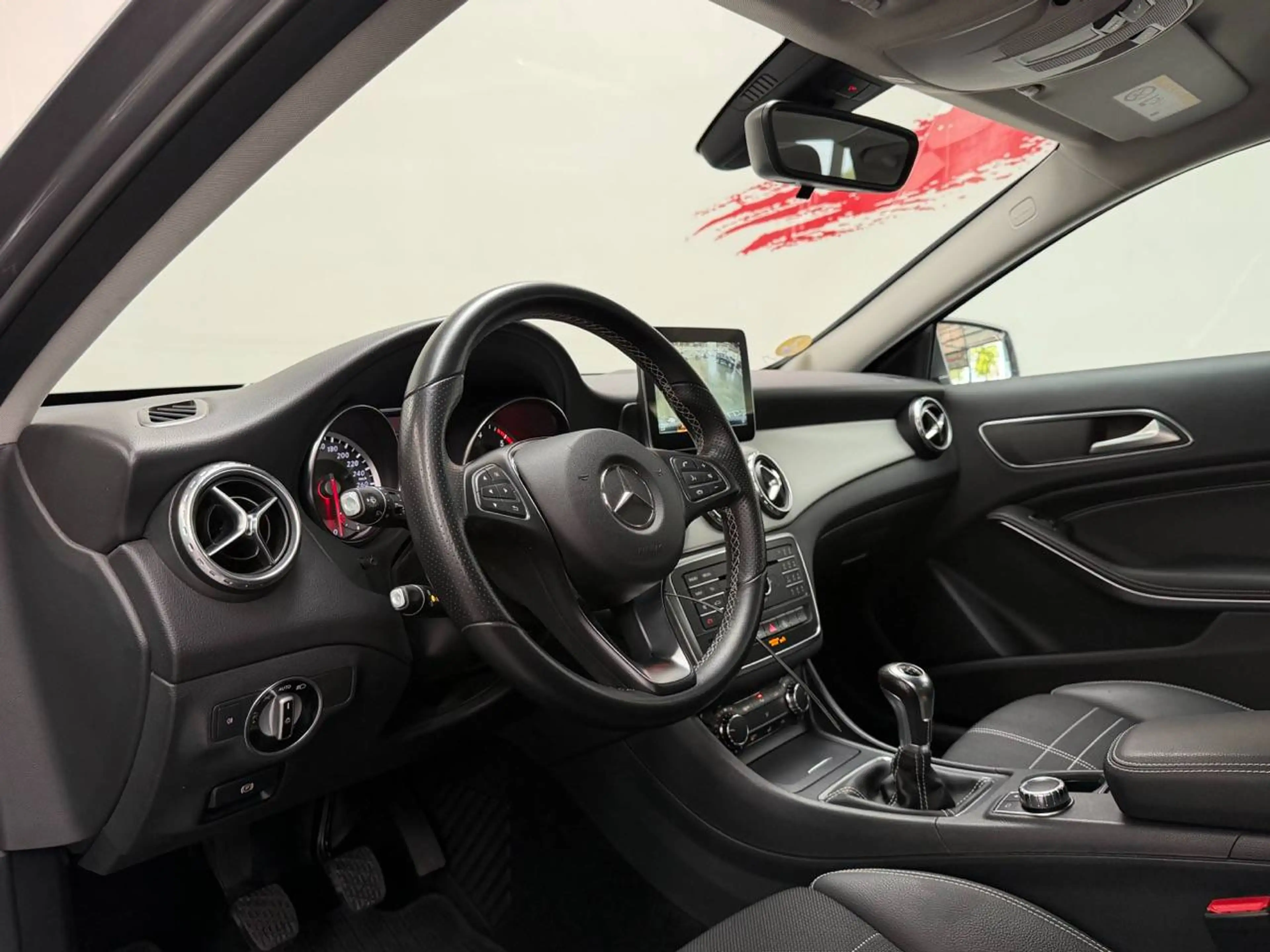 Mercedes-Benz GLA 180 GLA 180 d — photo 10