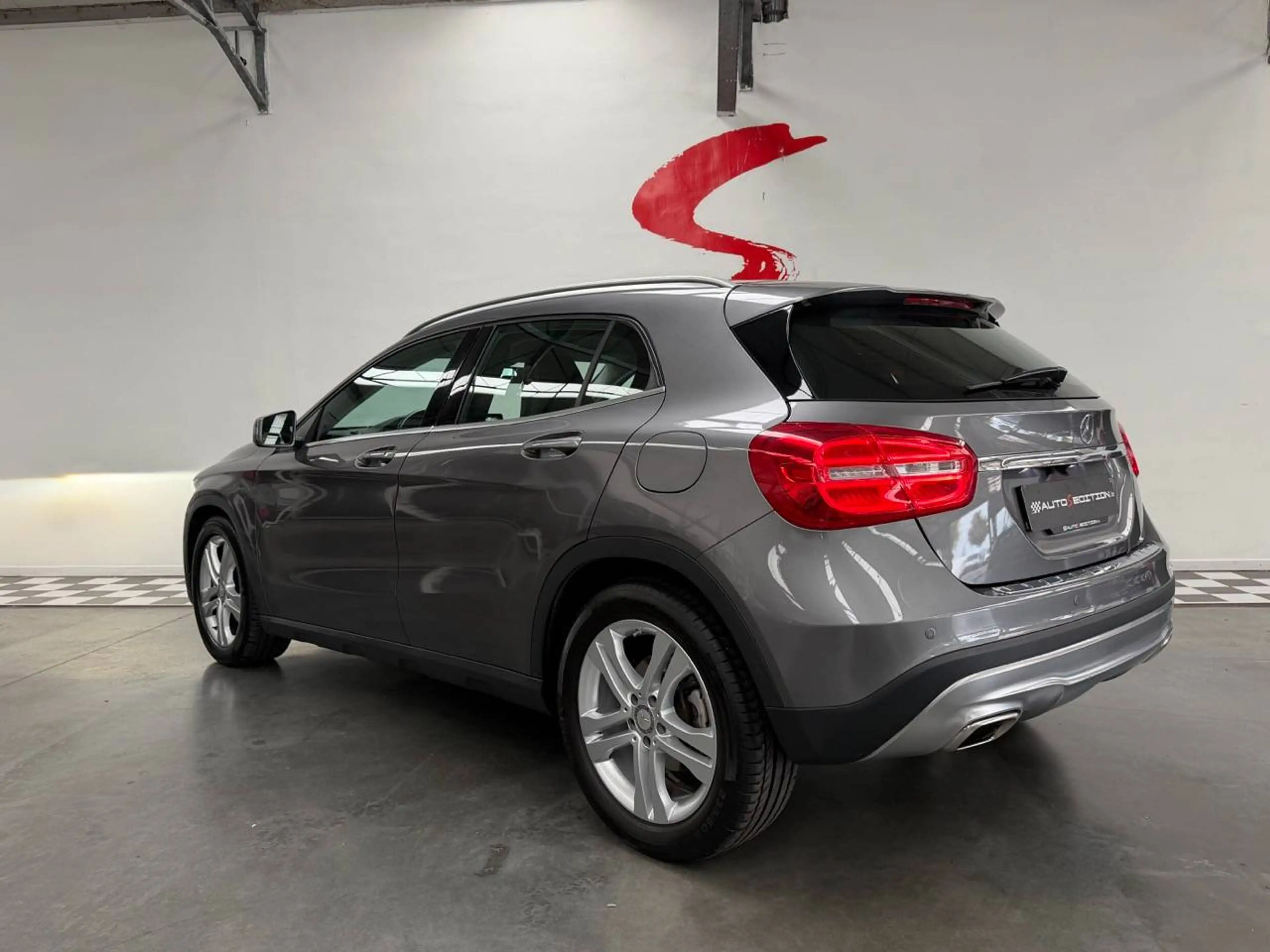 Mercedes-Benz GLA 180 GLA 180 d — photo 2