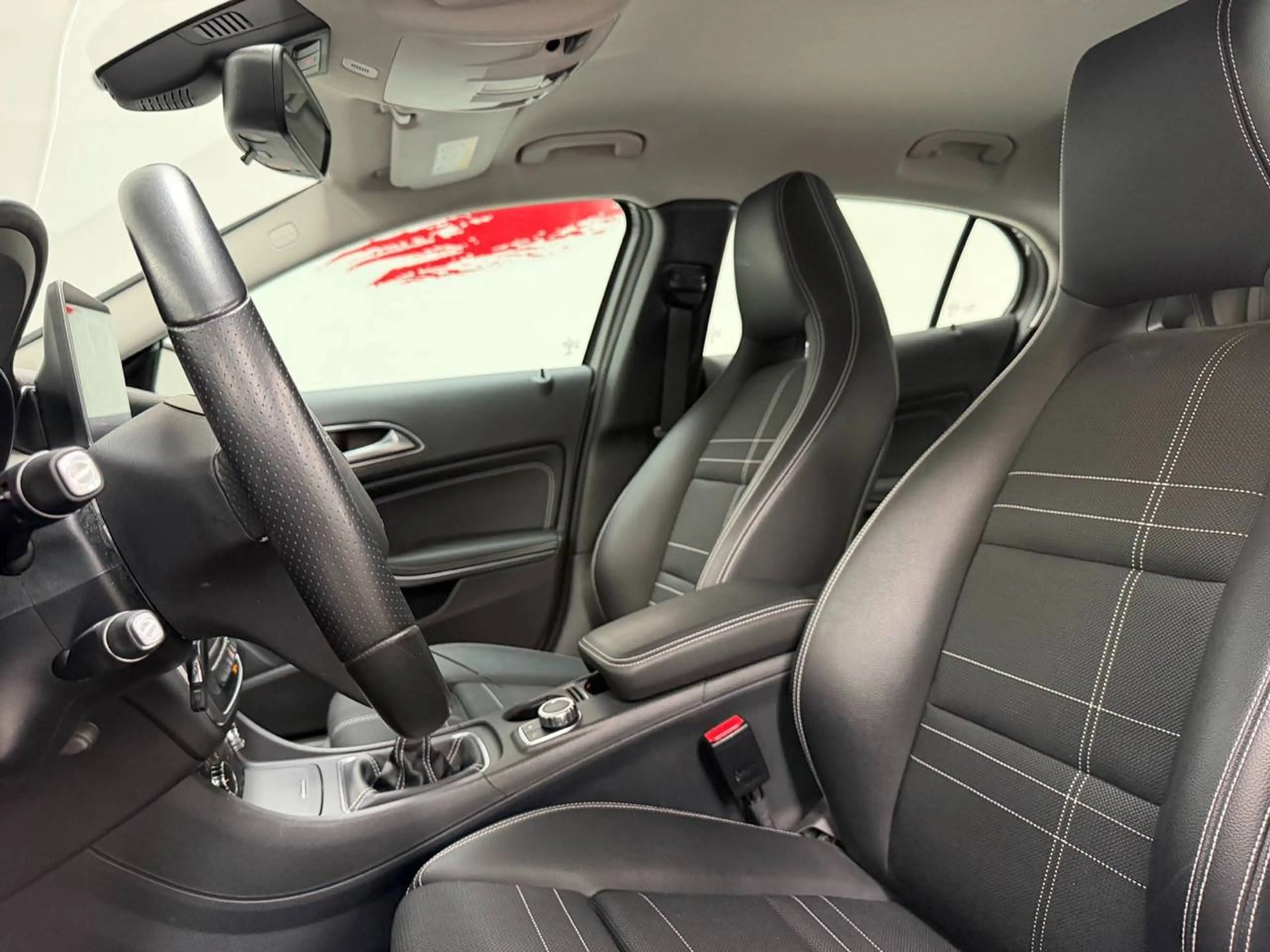 Mercedes-Benz GLA 180 GLA 180 d — photo 8
