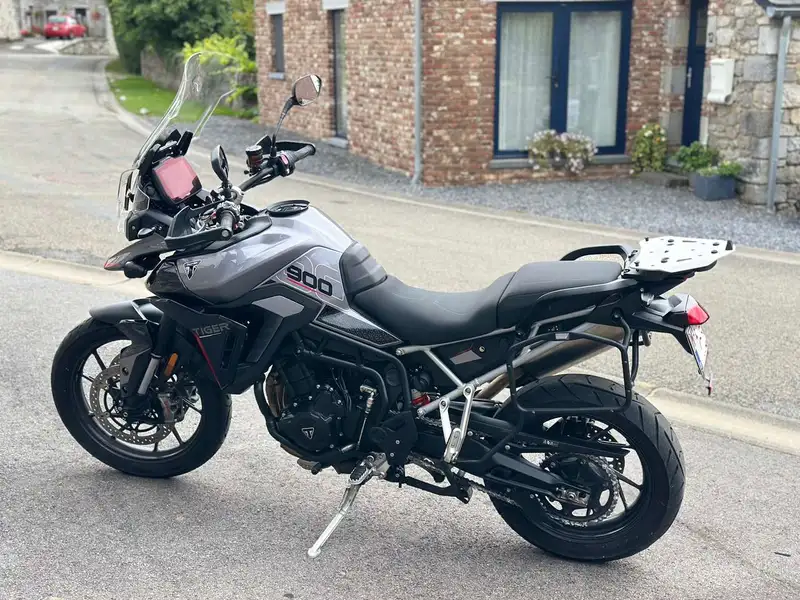 Triumph Tiger 900 - foto 2