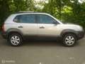 Hyundai TUCSON 2.0 I 16V 104 KW Active Airco APK 7-2026. Grijs - thumbnail 2
