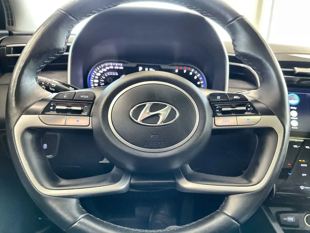 Hyundai TUCSON снимка Hyundai TUCSON