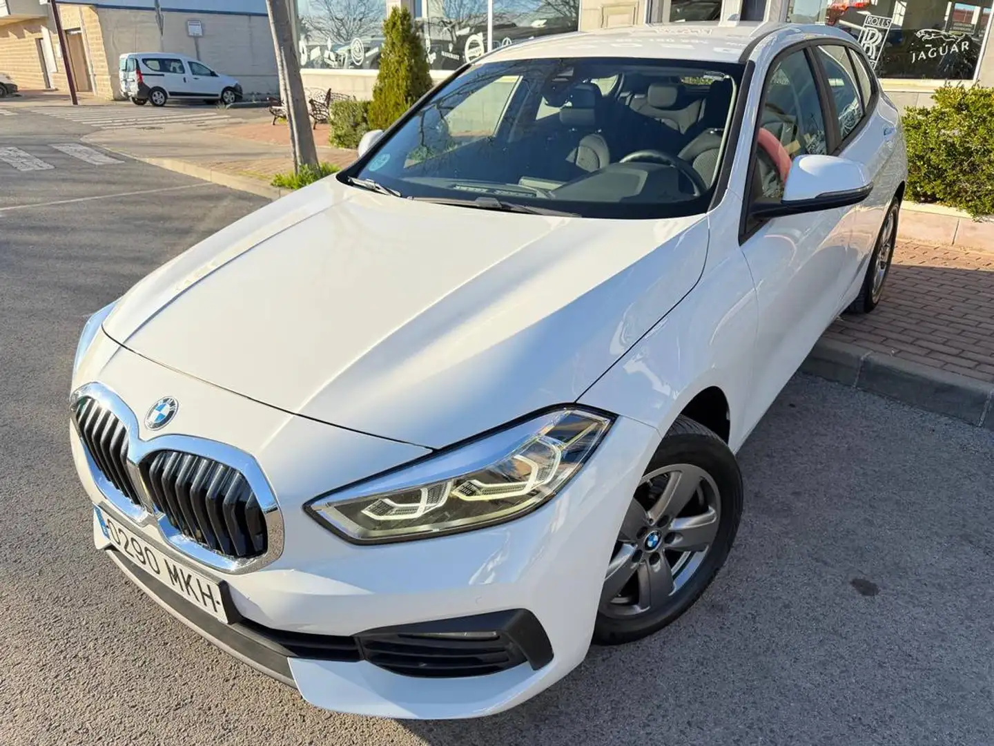 BMW 116 116d Weiß - 2