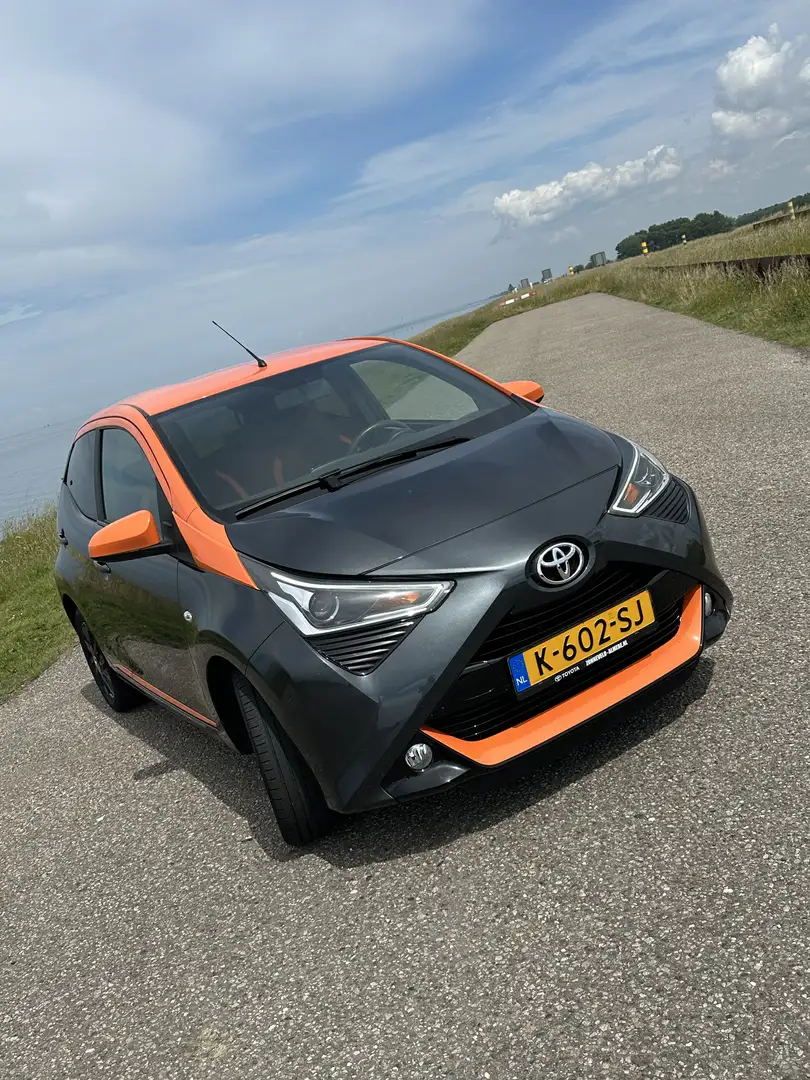 Toyota Aygo 1.0 VVT-i JBL Grey - 2