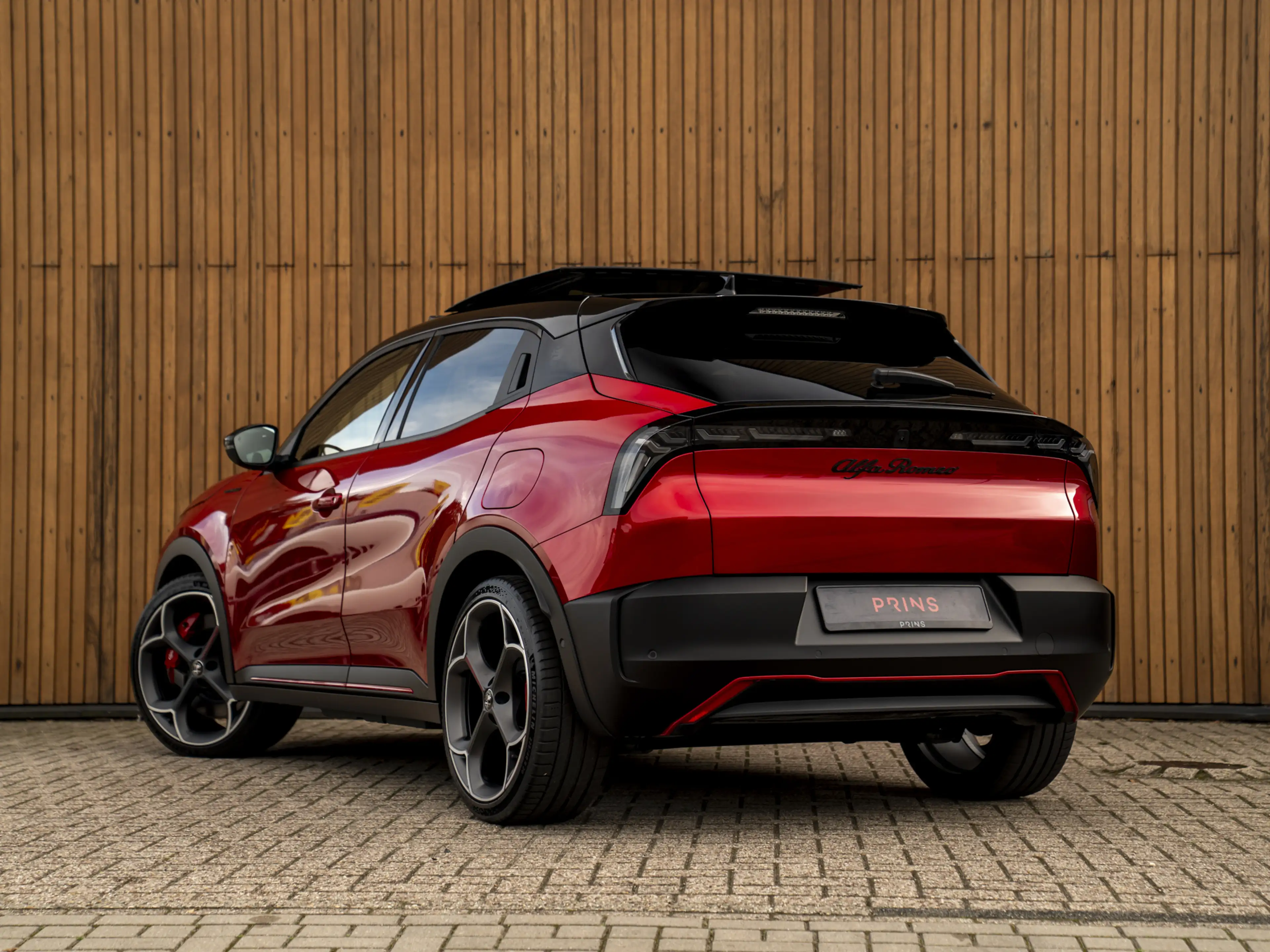 Alfa Romeo Junior Elettrica Veloce 54 kWh | Corsa stoelen | Pano-dak — photo 6
