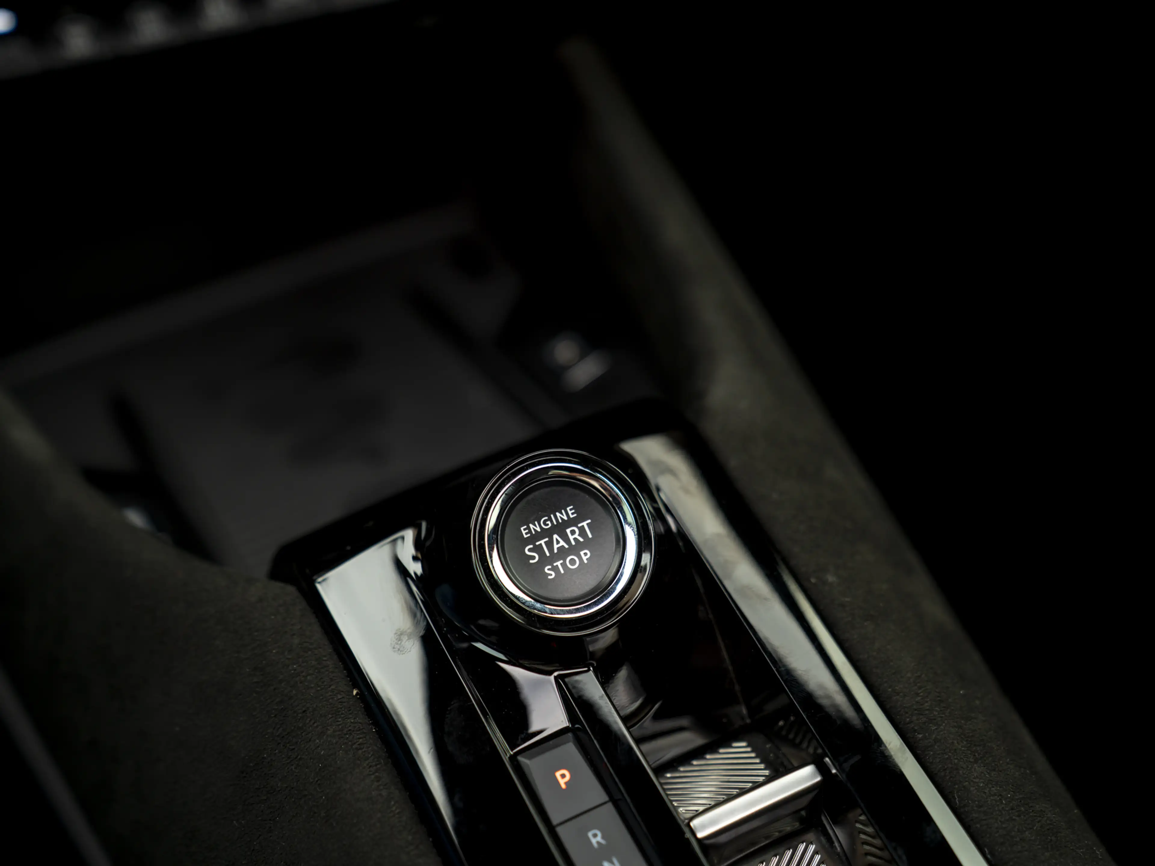 Alfa Romeo Junior Elettrica Veloce 54 kWh | Corsa stoelen | Pano-dak — photo 30