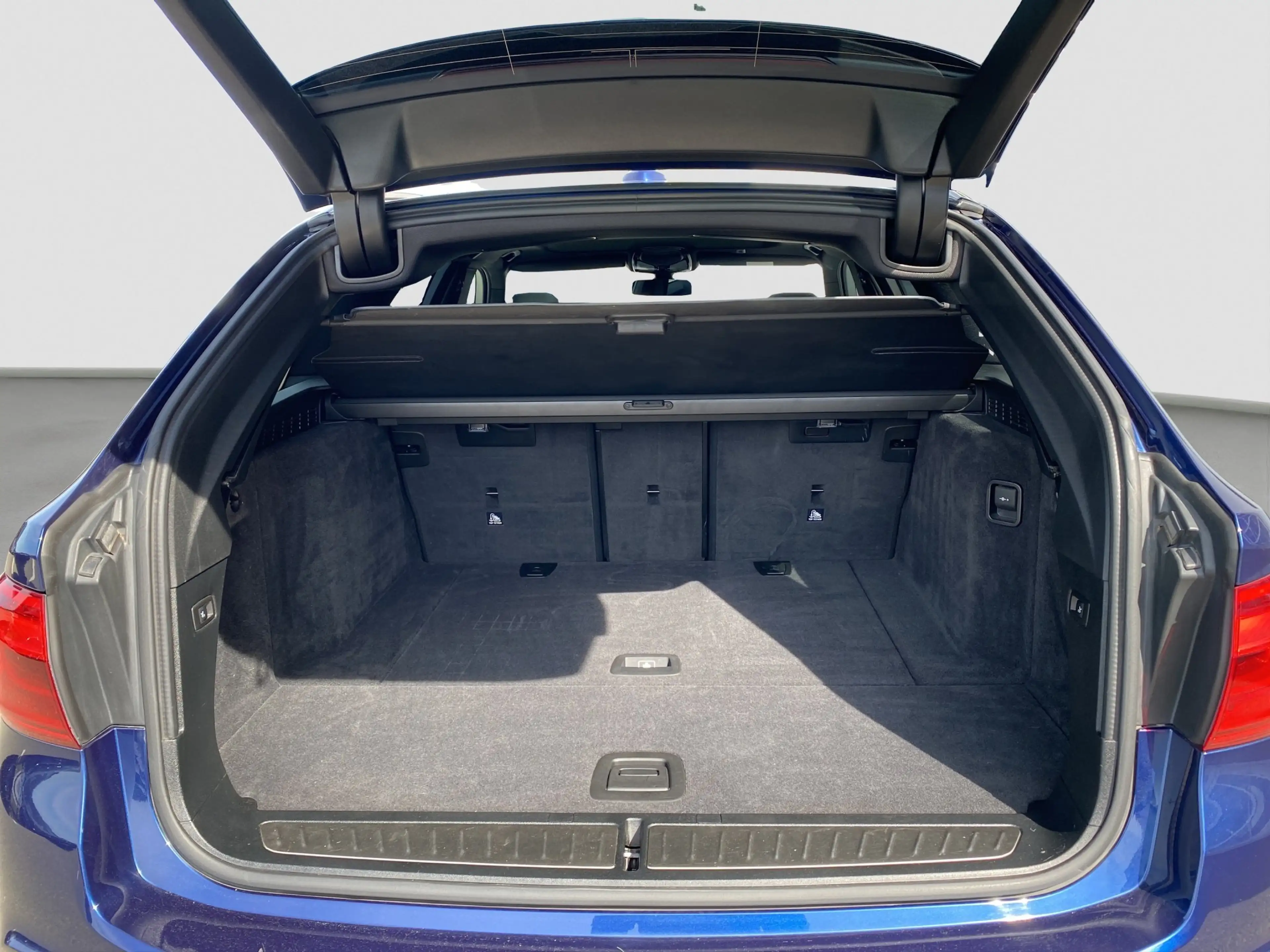 BMW 540 d xDrive Touring M-Sport +nur an Händler/Export+ — photo 8