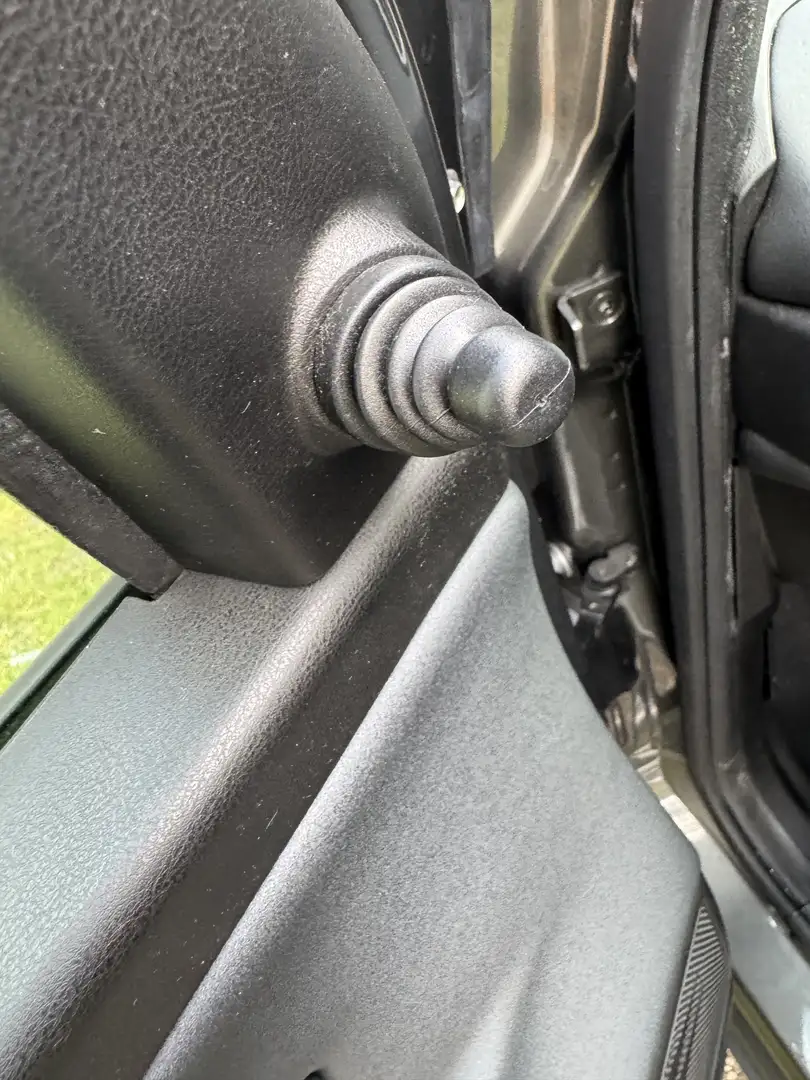 Lancia Ypsilon 1.2 8v Silver s&s 69cv Neopatentato - 2