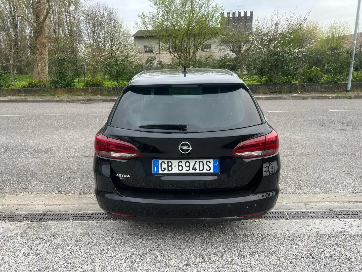 Opel Astra 1.5 CDTI 122 CV S&S Sports Tourer Ultimate Zwart - 2