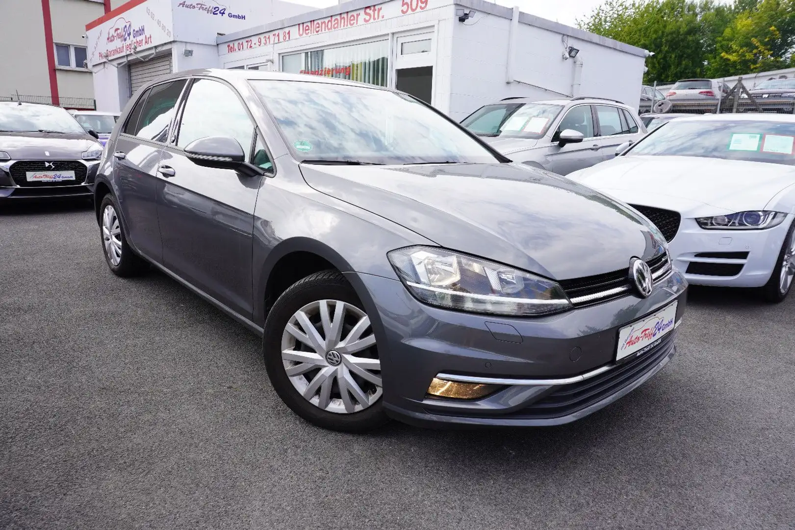 Volkswagen Golf VII Lim. Sound*Automatik*Navi*PDC*ACC Grau - 1