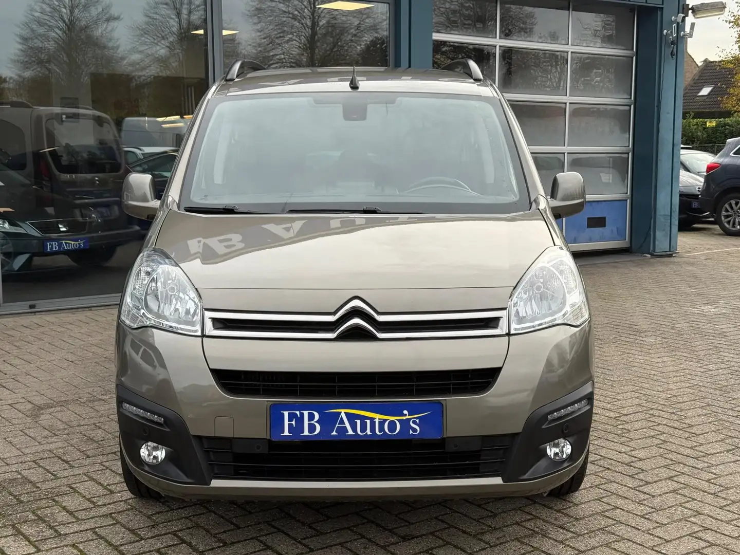 Citroen Berlingo 1.2 PureTech Shine Airco Navi Camera - 2