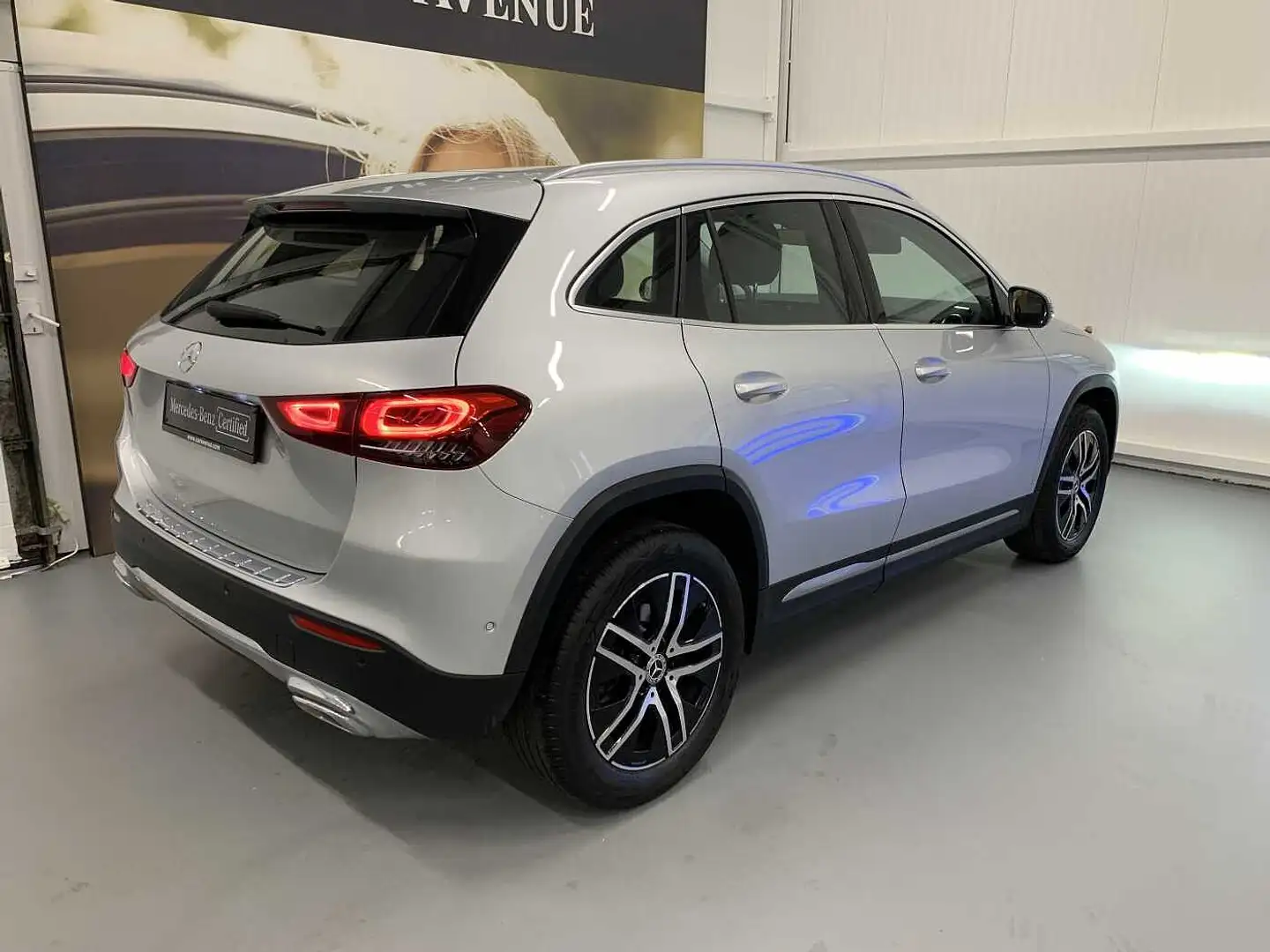 Mercedes-Benz GLA 180 Progressive Argent - 2