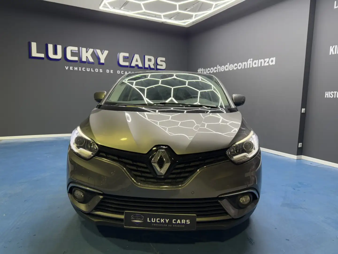 Renault RENAULT Scénic Monovolumen  Automático de 5 Puer Gris - 1