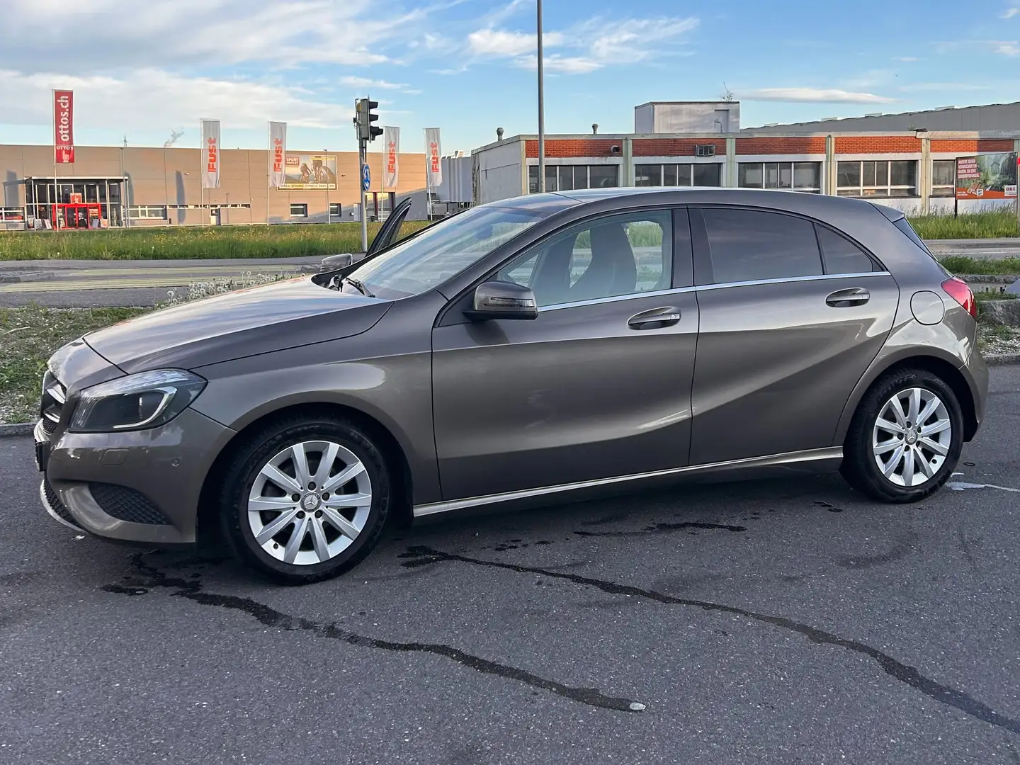 Mercedes-Benz A 180 A 180 Ambition Grijs - 1