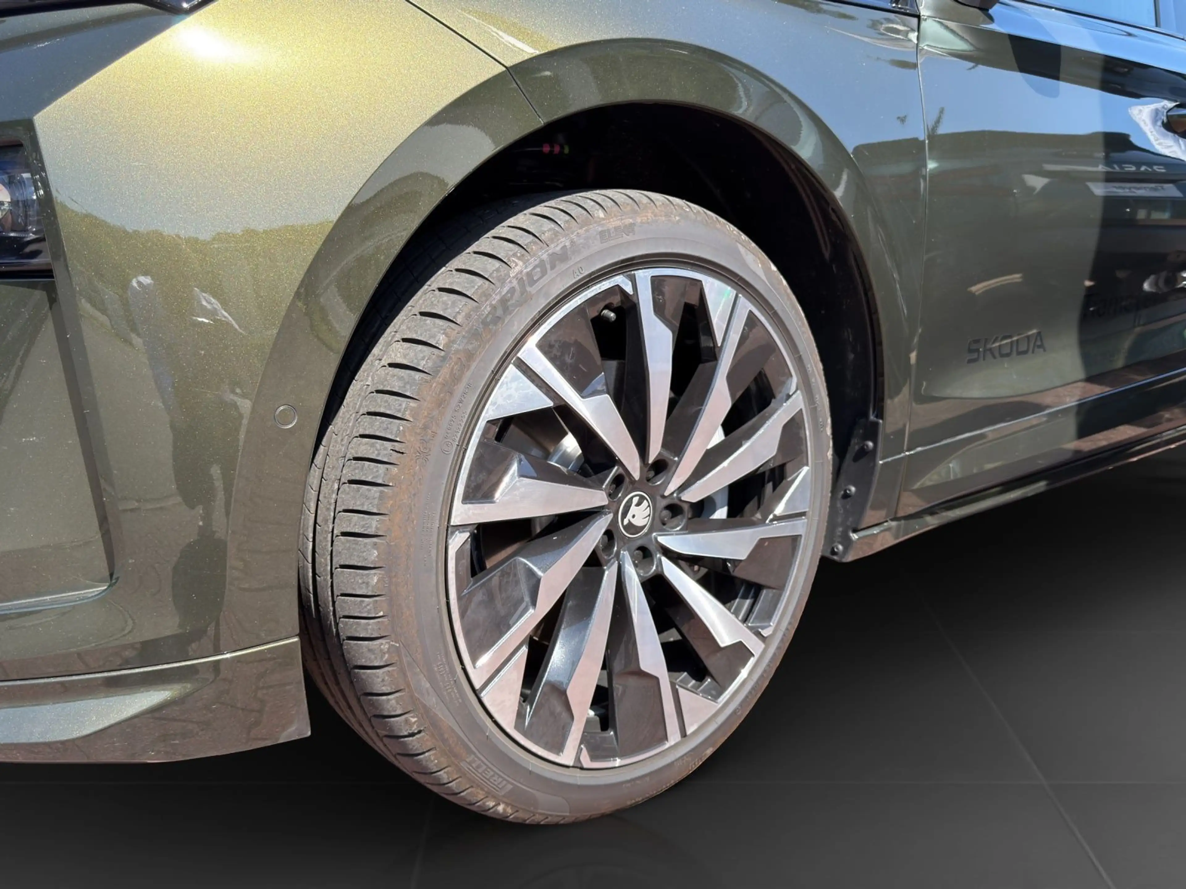 Skoda Enyaq 85 x Sportline AHK PANO MAXX — photo 7