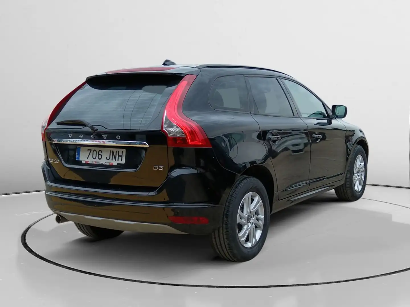 Volvo XC60 D3 Kinetic 150 Zwart - 2