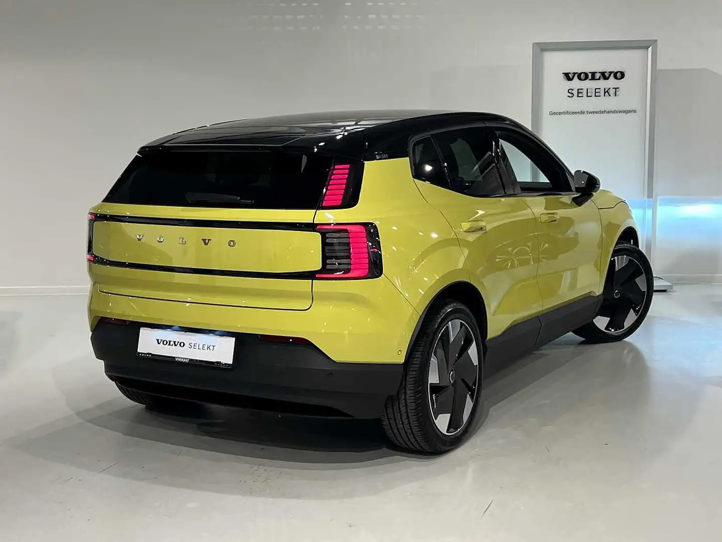 Volvo EX30 Ultra Twin Motor Performance Jaune - 2