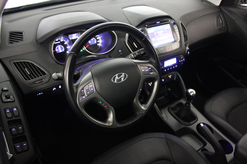 Hyundai iX35 *PANO*KEYLESS GO*NAVI*CRUISE*CAMERA*LEDER* — photo 7