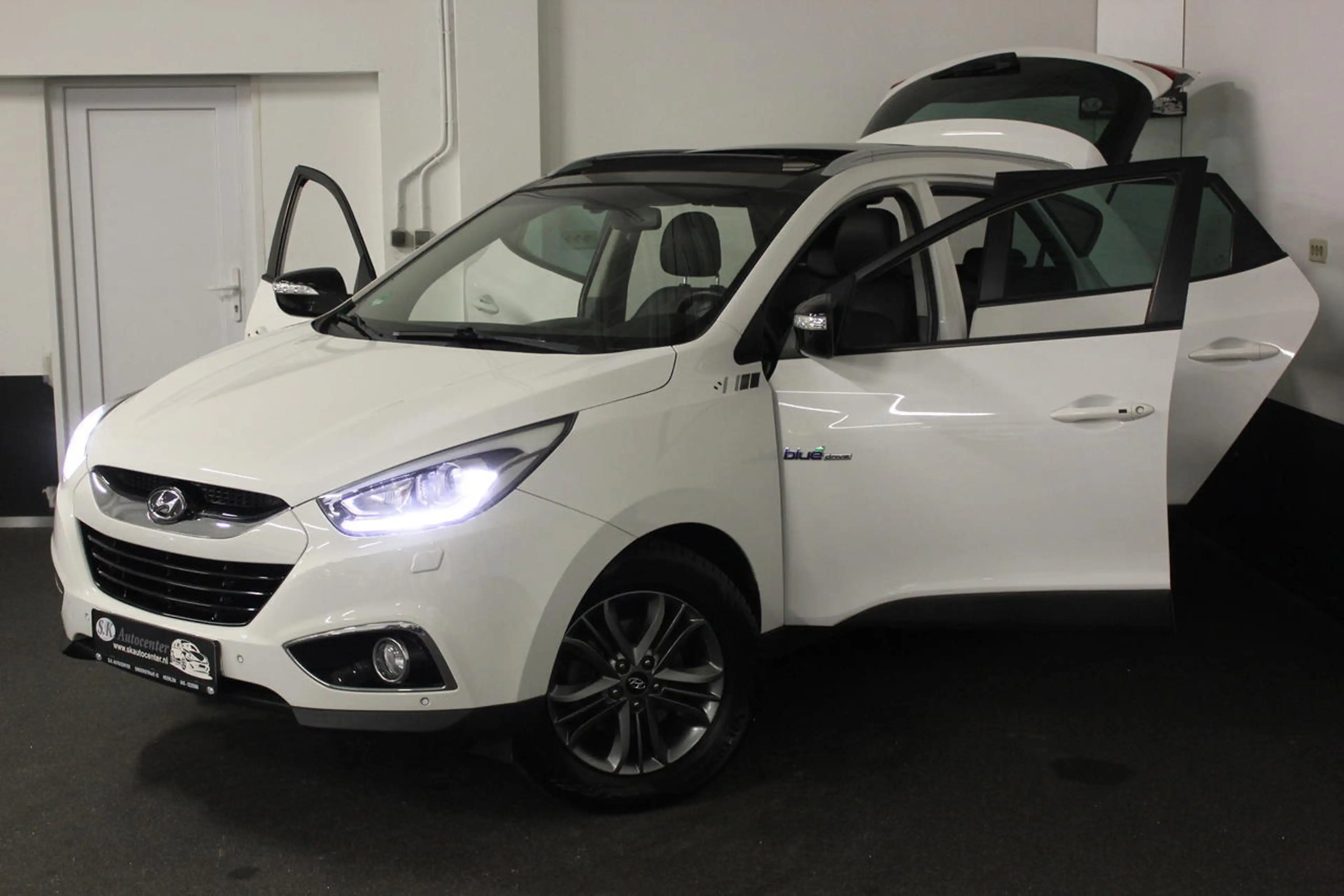Hyundai iX35 *PANO*KEYLESS GO*NAVI*CRUISE*CAMERA*LEDER* — photo 5
