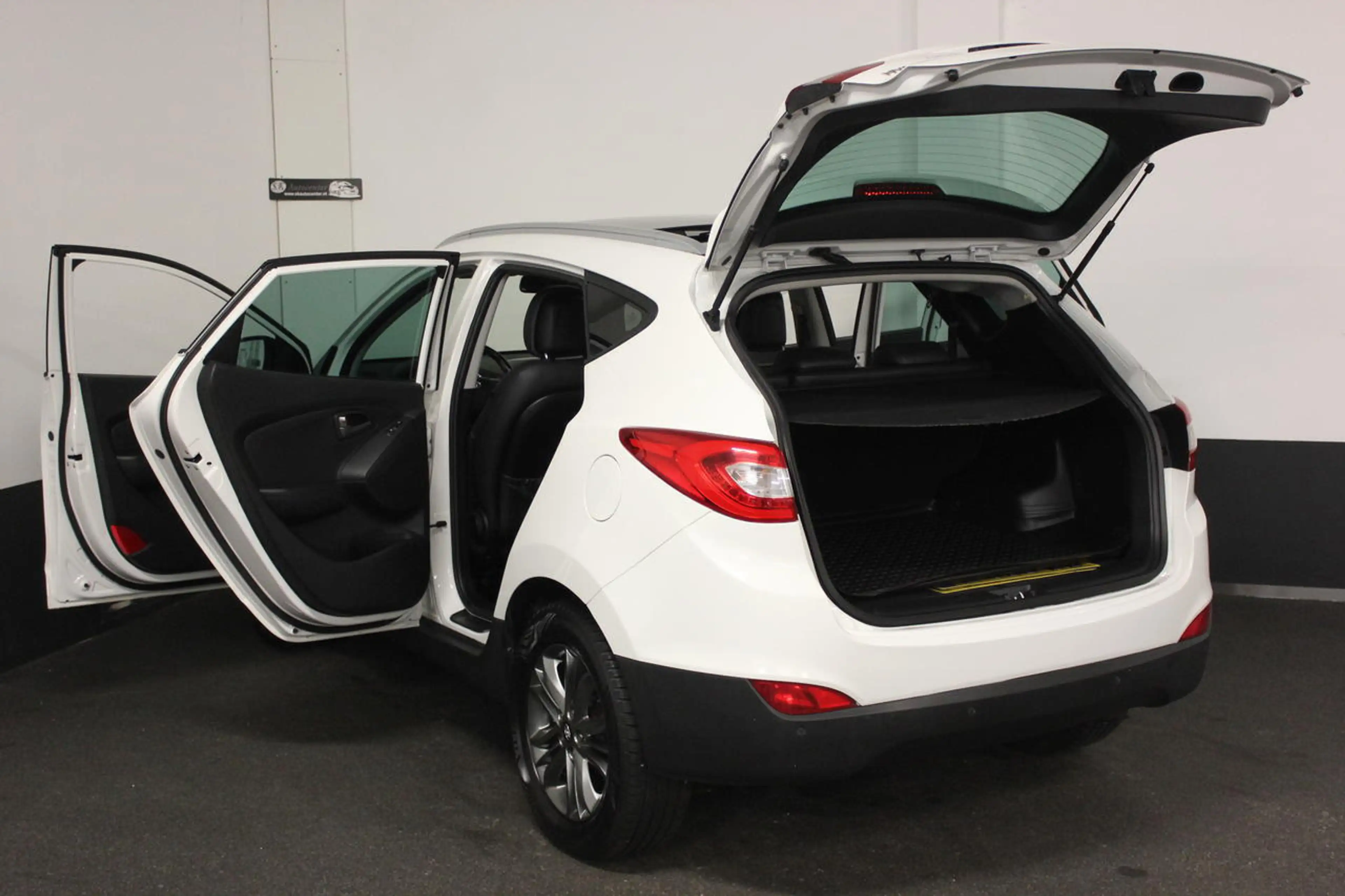 Hyundai iX35 *PANO*KEYLESS GO*NAVI*CRUISE*CAMERA*LEDER* — photo 7