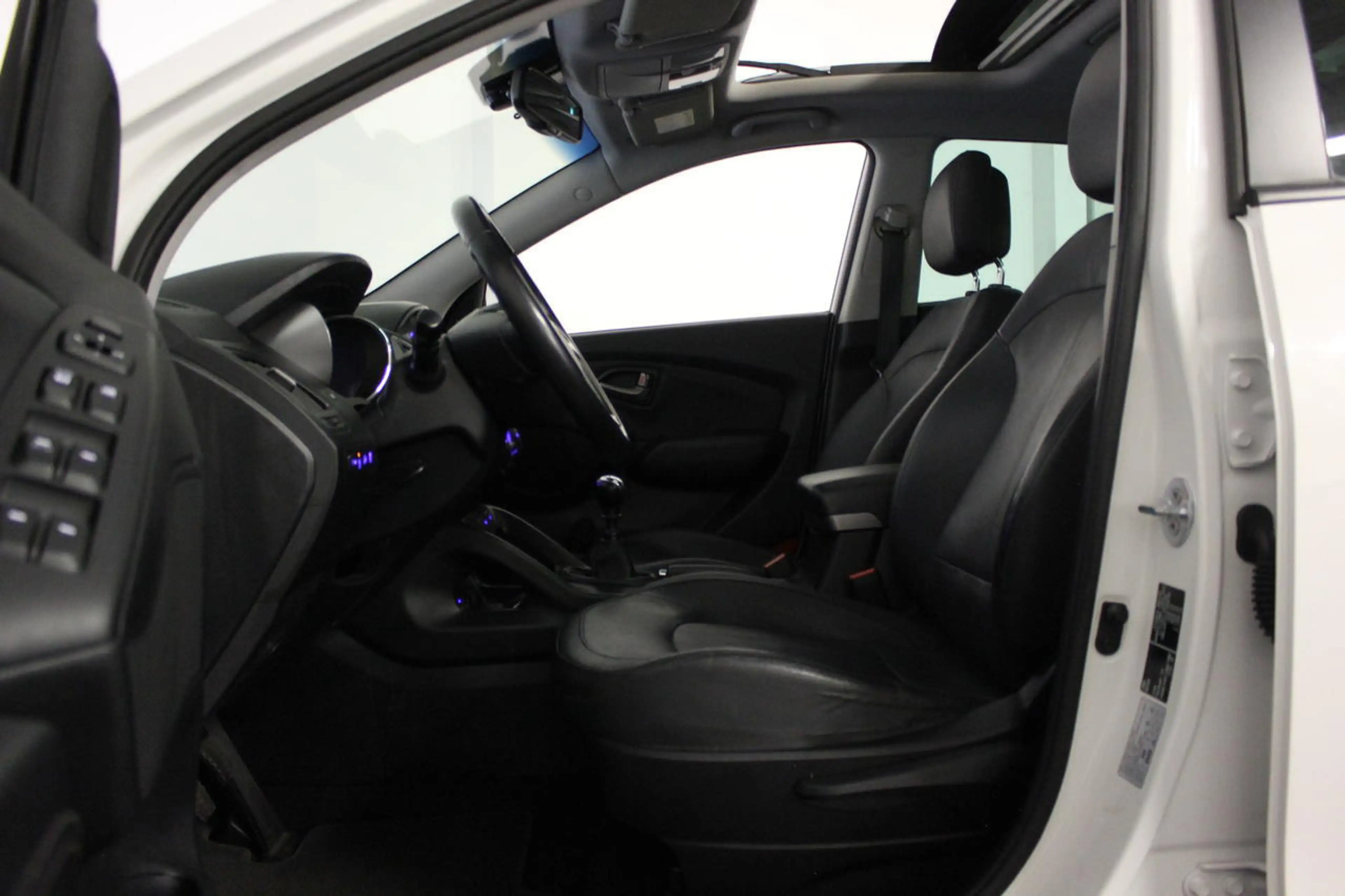 Hyundai iX35 *PANO*KEYLESS GO*NAVI*CRUISE*CAMERA*LEDER* — photo 18