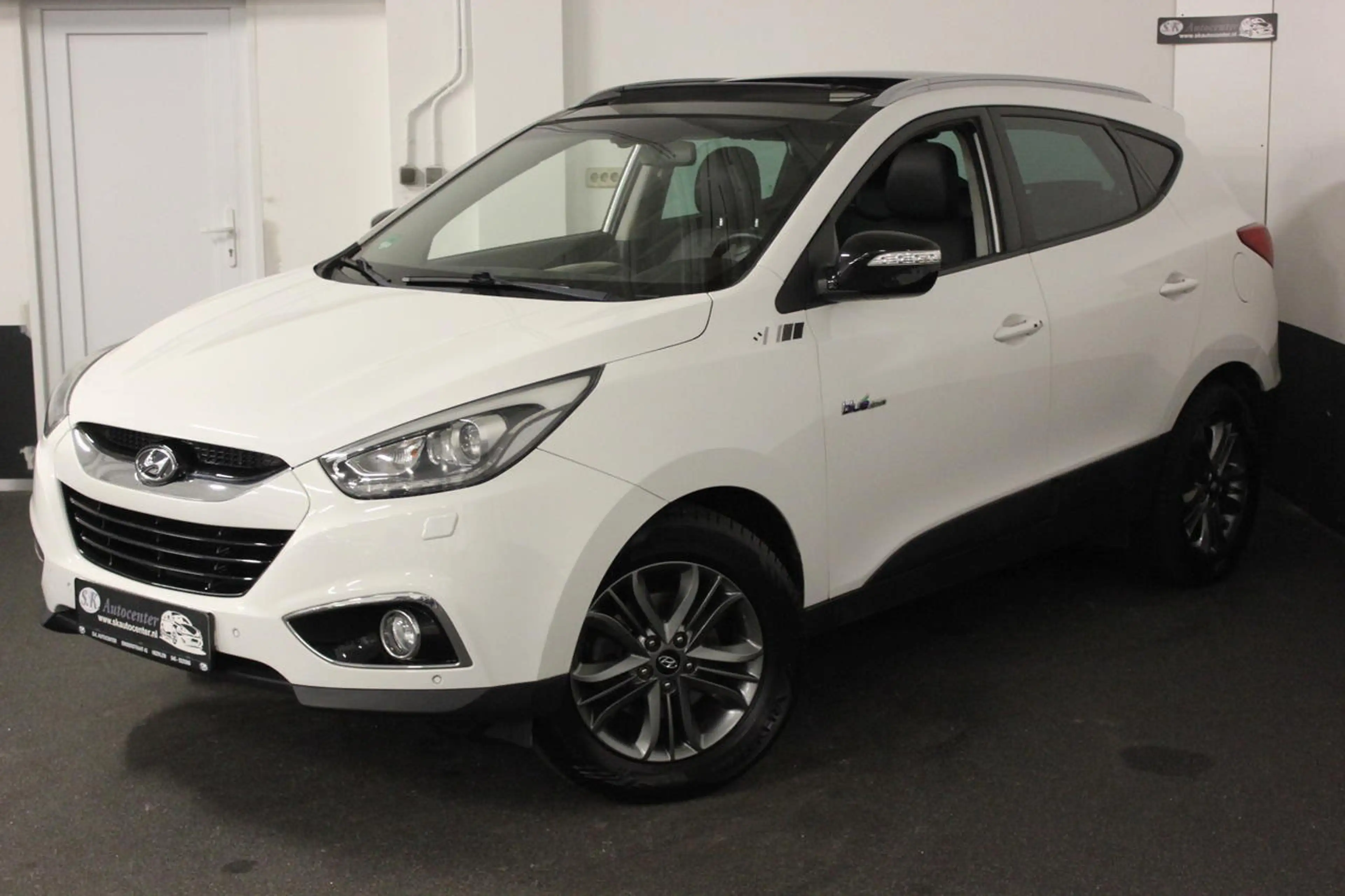 Hyundai iX35 *PANO*KEYLESS GO*NAVI*CRUISE*CAMERA*LEDER* — photo 4