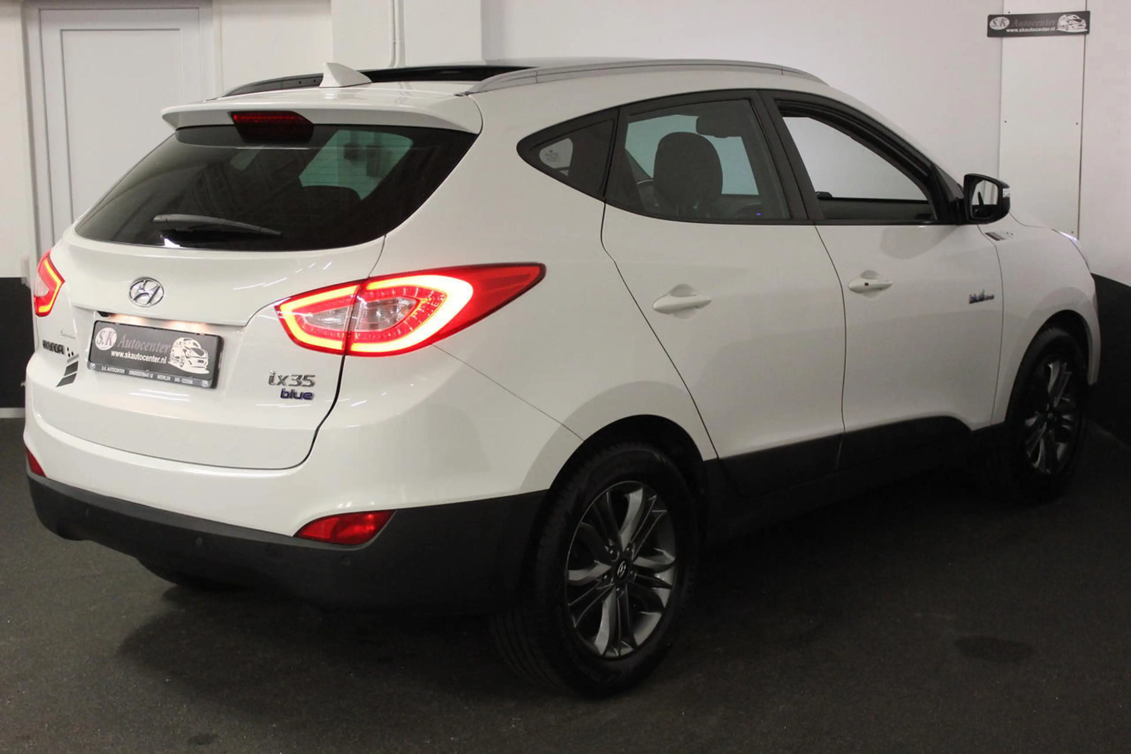 Hyundai iX35 *PANO*KEYLESS GO*NAVI*CRUISE*CAMERA*LEDER* — photo 9