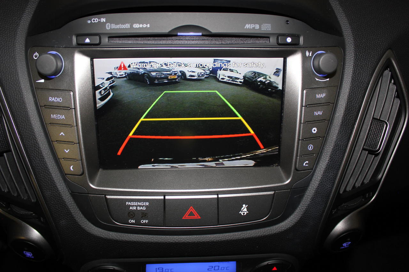Hyundai iX35 *PANO*KEYLESS GO*NAVI*CRUISE*CAMERA*LEDER* — photo 4