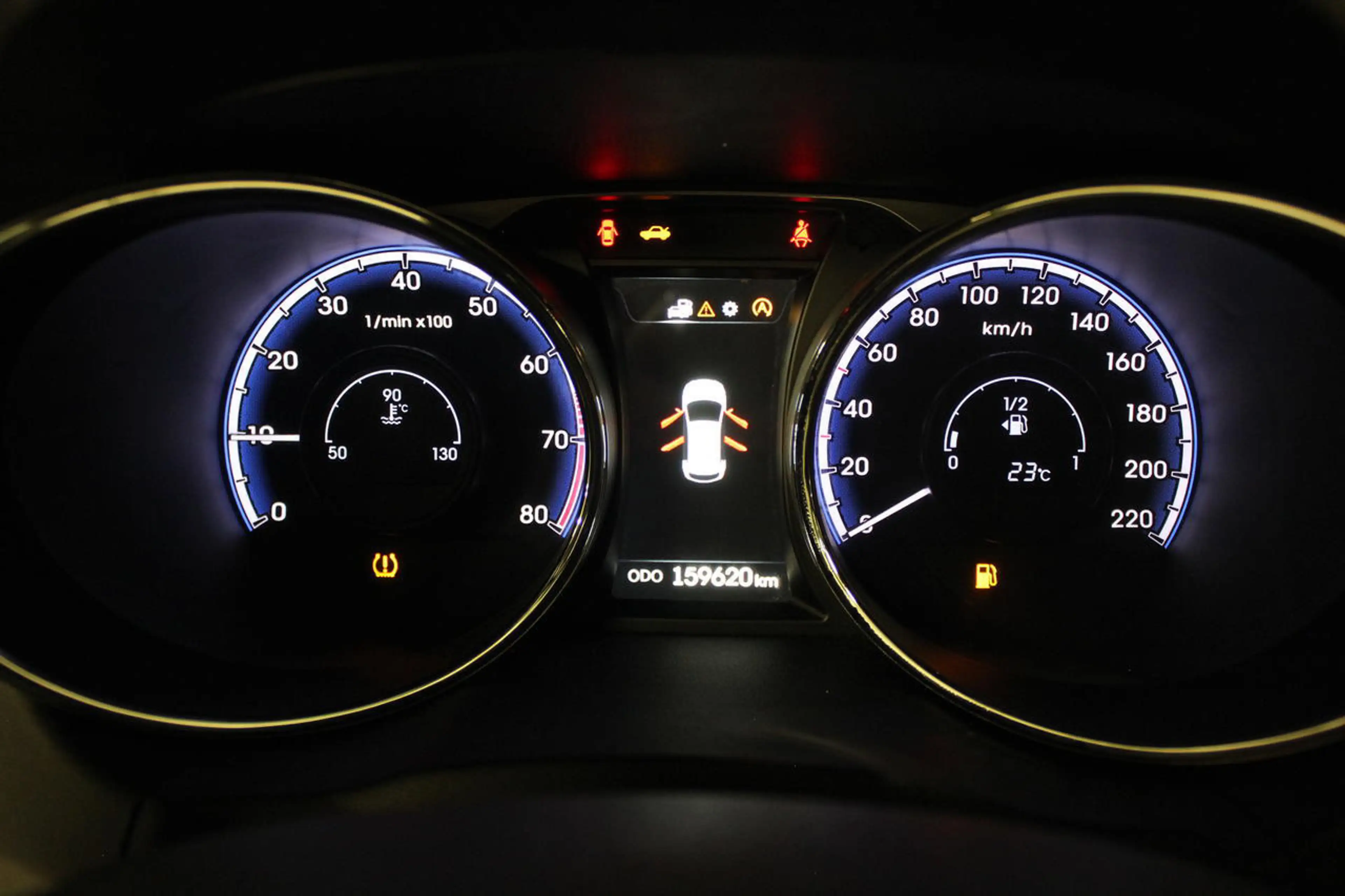 Hyundai iX35 *PANO*KEYLESS GO*NAVI*CRUISE*CAMERA*LEDER* — photo 11