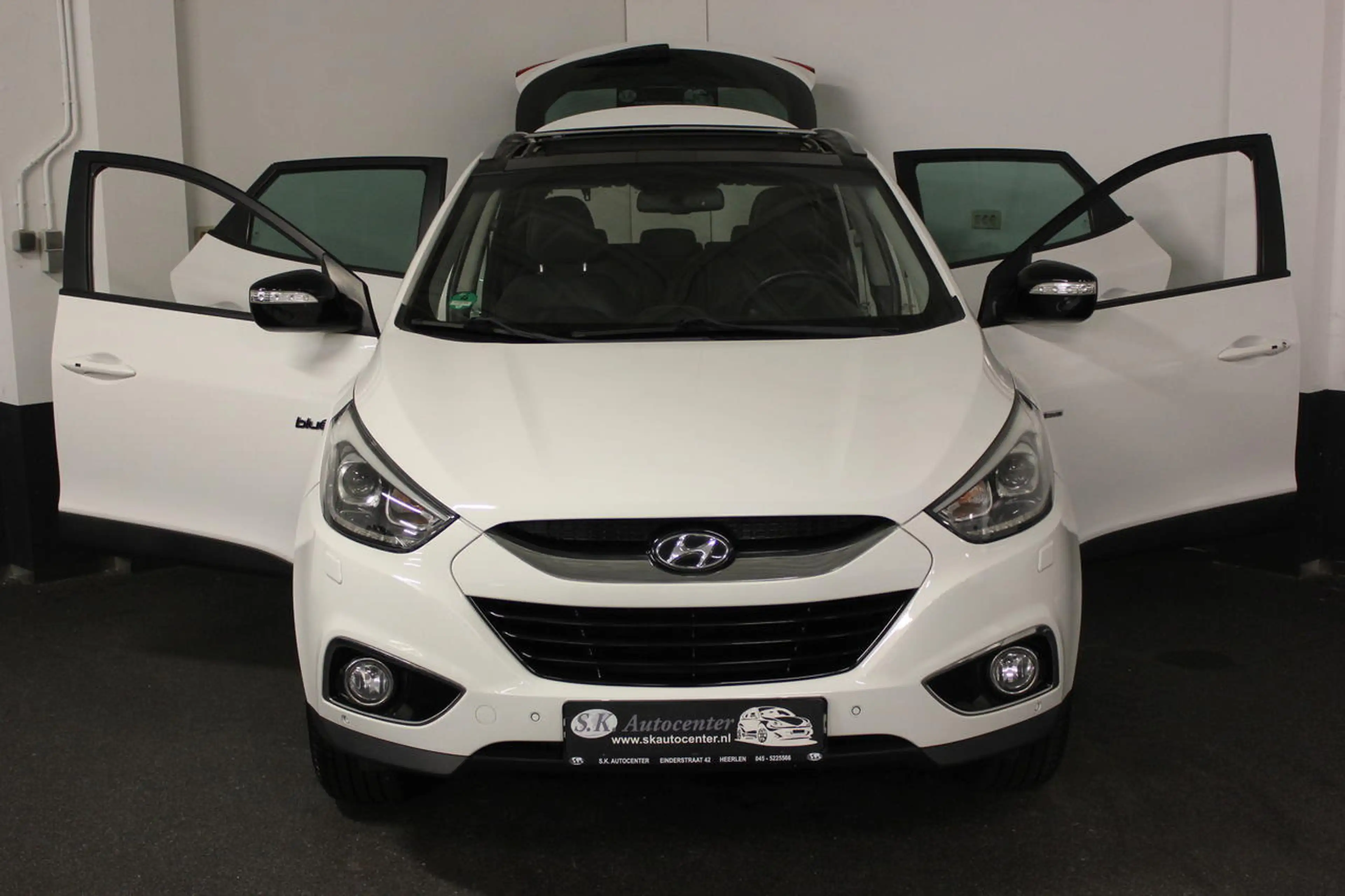 Hyundai iX35 *PANO*KEYLESS GO*NAVI*CRUISE*CAMERA*LEDER* — photo 3