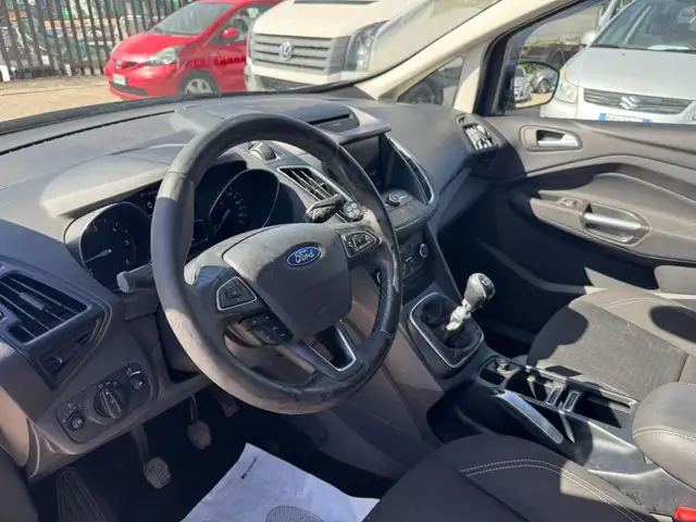 Ford C-Max view 5