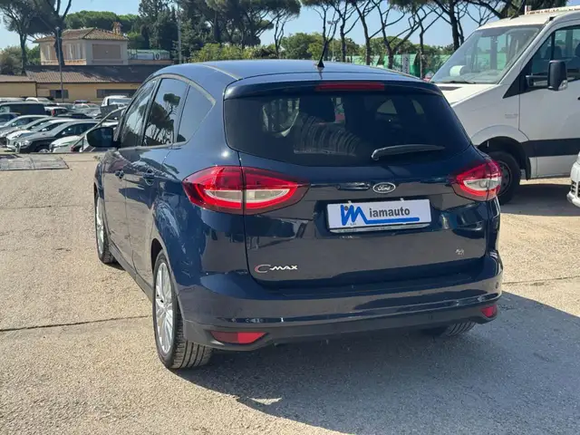 Ford C-Max view 4