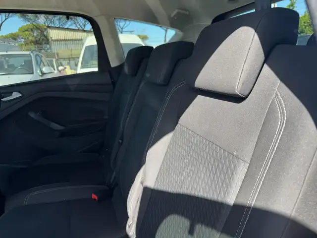 Ford C-Max view 11