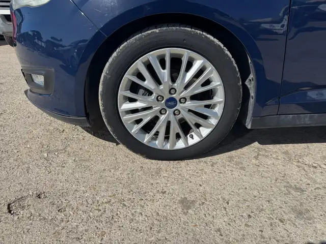 Ford C-Max view 12