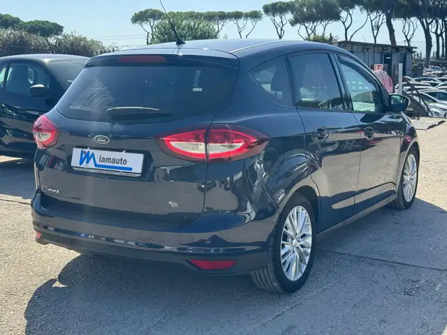 Ford C-Max view 3