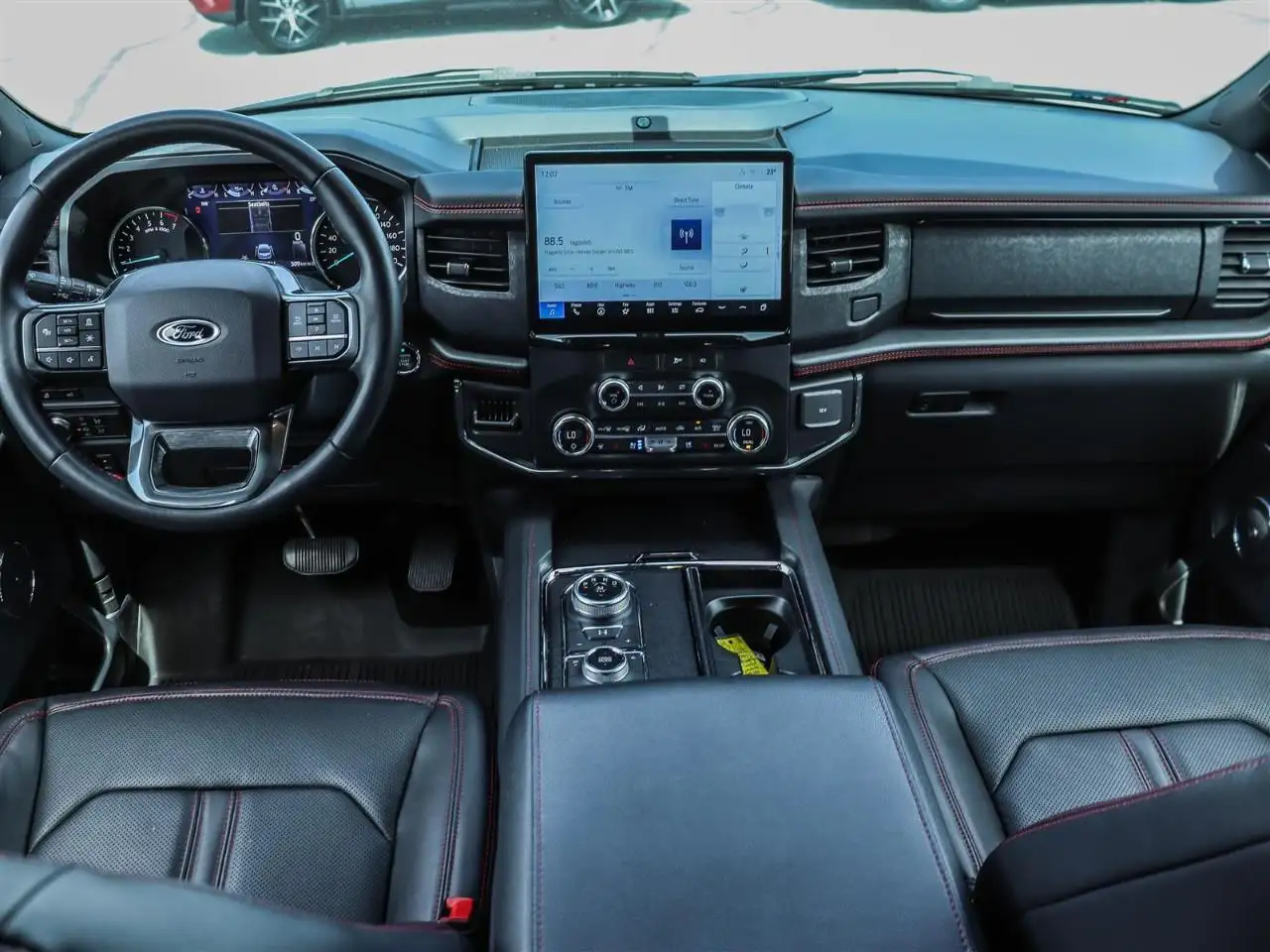 Ford Expedition снимка Ford Expedition