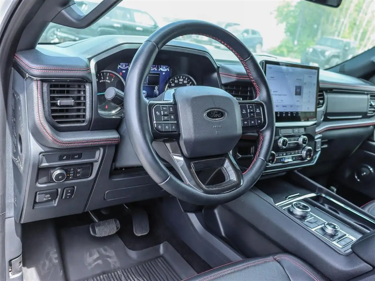 Ford Expedition снимка Ford Expedition