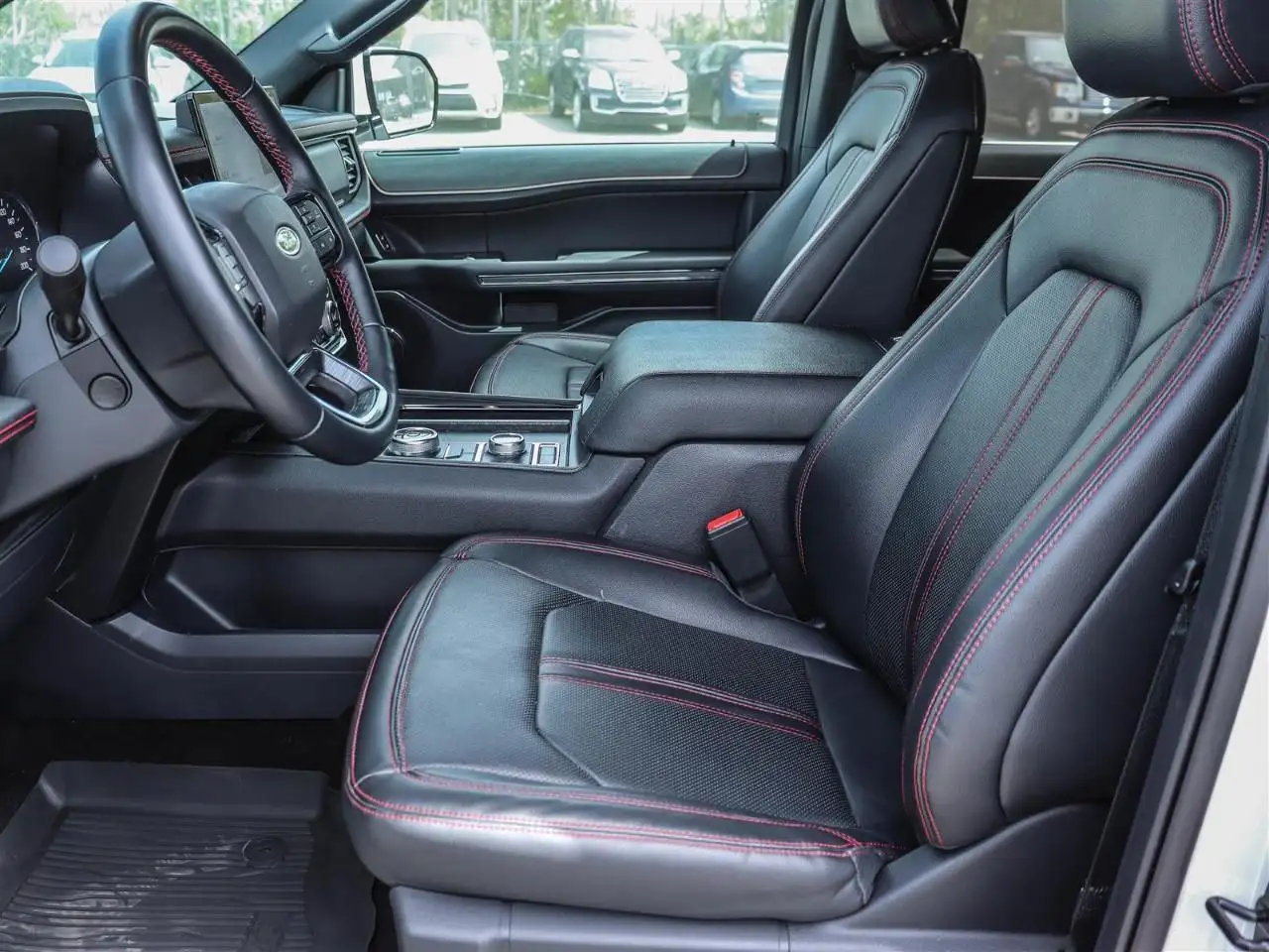 Ford Expedition снимка Ford Expedition