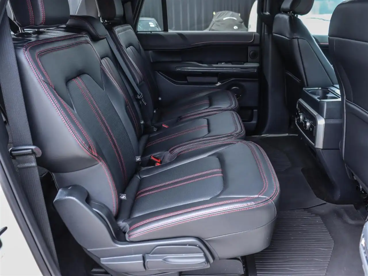Ford Expedition снимка Ford Expedition