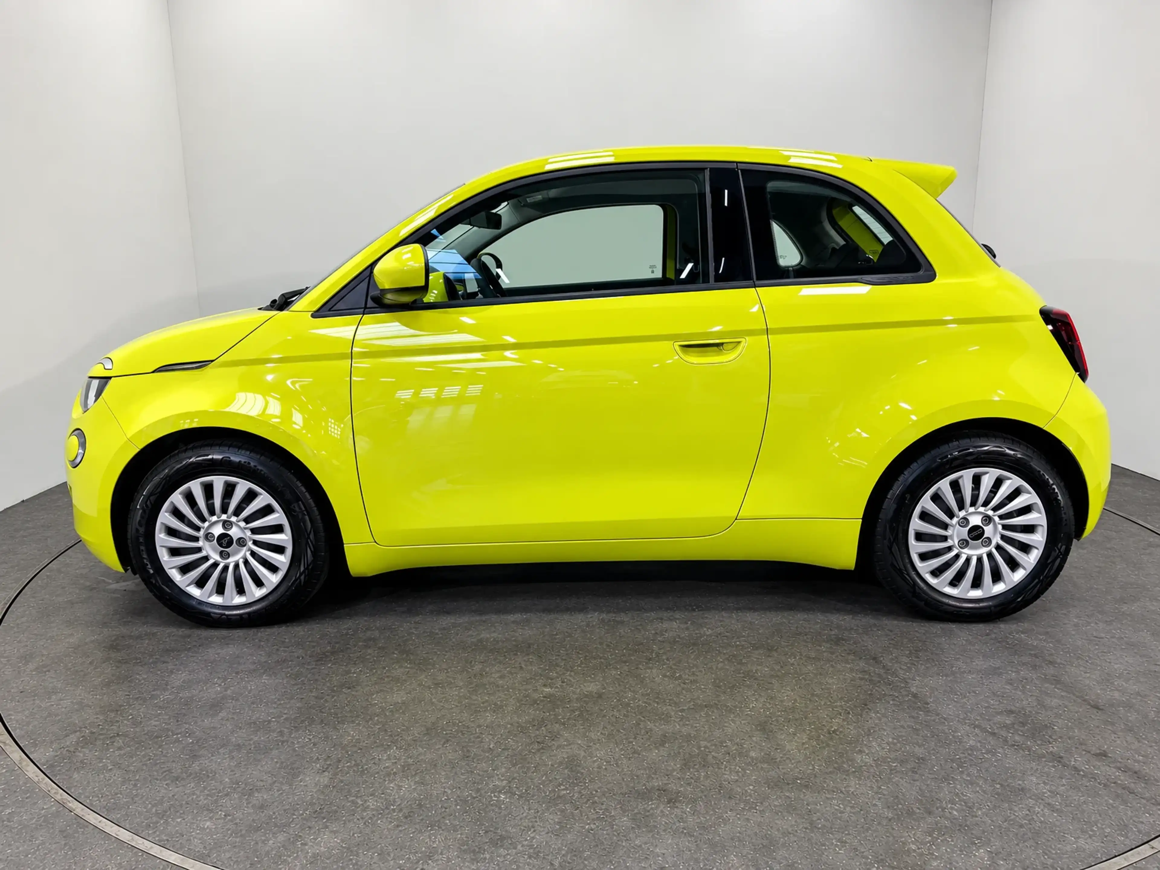 Fiat 500e 24 kWh Action - BEV — photo 2