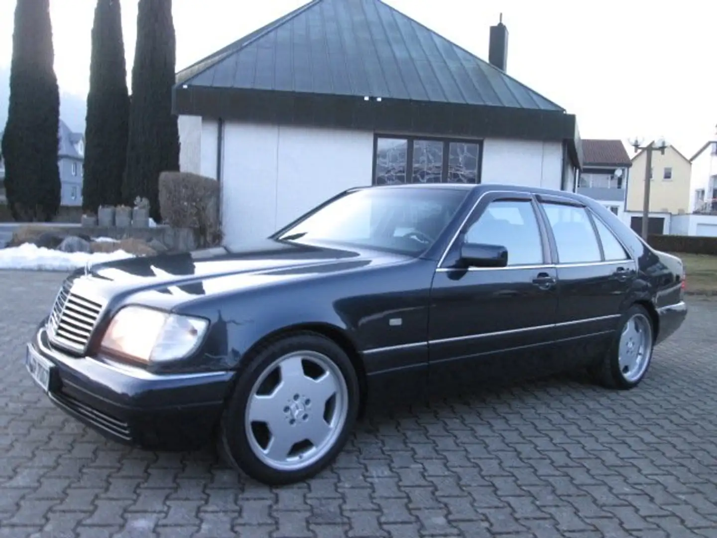 Mercedes-Benz S 320 S-Klasse+OPTIK+AUTOMATIK+TÜV=08/2026 Schwarz - 1