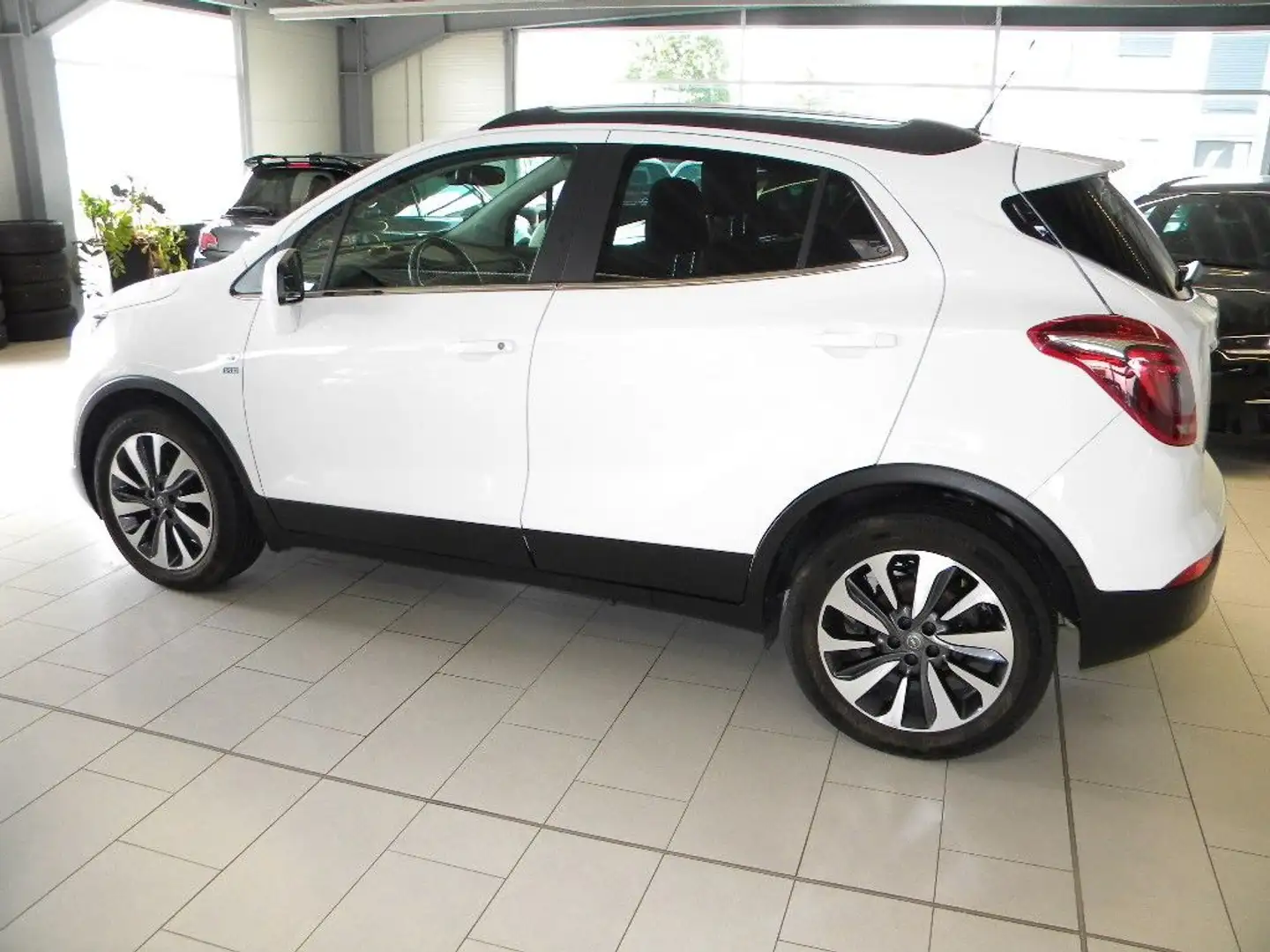 Opel Mokka X 120 Jahre mit Anhängerkupplung Weiß - 2