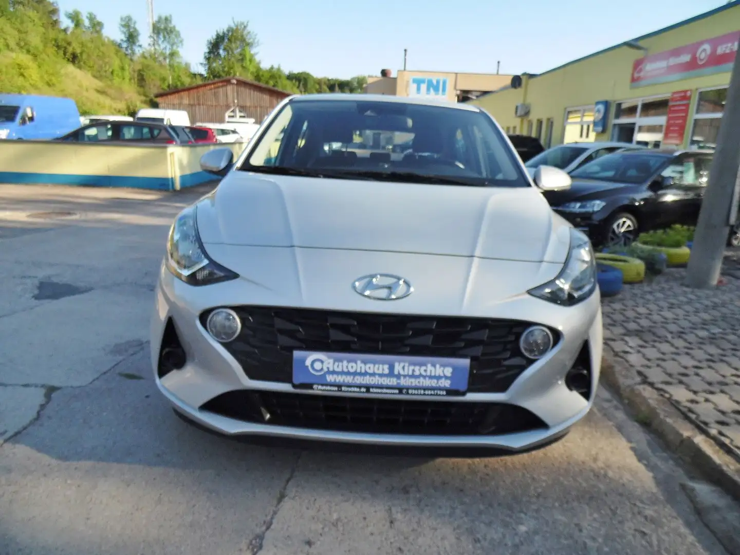 Hyundai i10 Trend/PDC/Car Play/Sitzh./Temp./1.Hand Stříbrná - 2