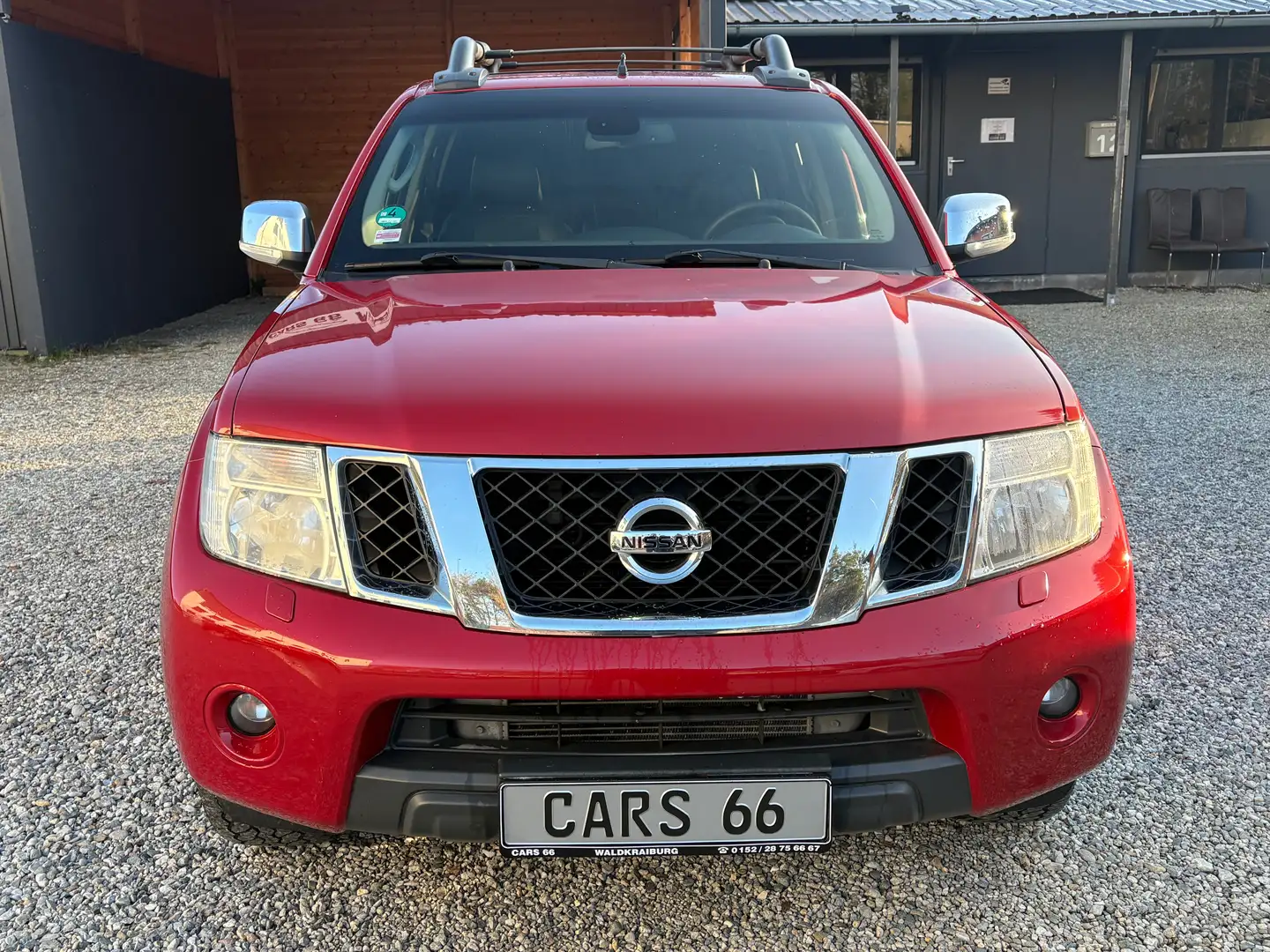 Nissan Navara Double Cab LE V6 4X4 Rood - 2