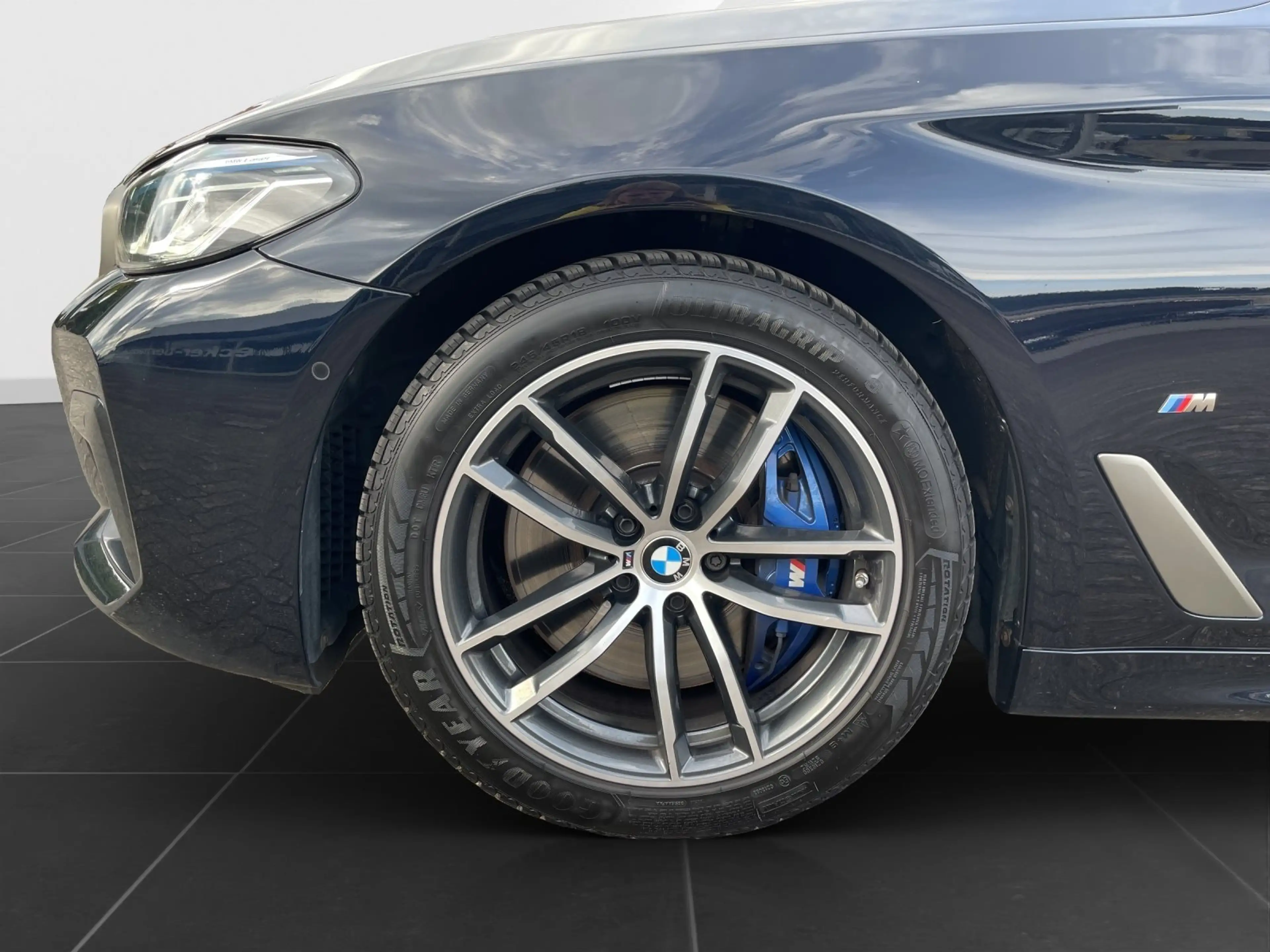 BMW M5 50i xDrive Limousine — photo 8