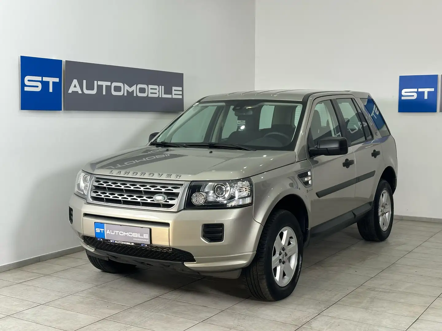 Land Rover Freelander E eD4 // XENON // EINPARKHILFE // SITZHEIZUNG // Grau - 1